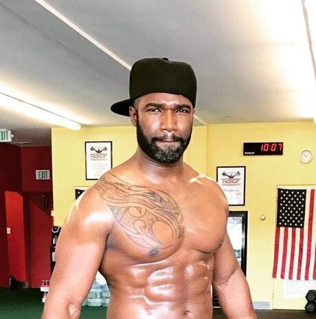 Coach W xxx actress gallery