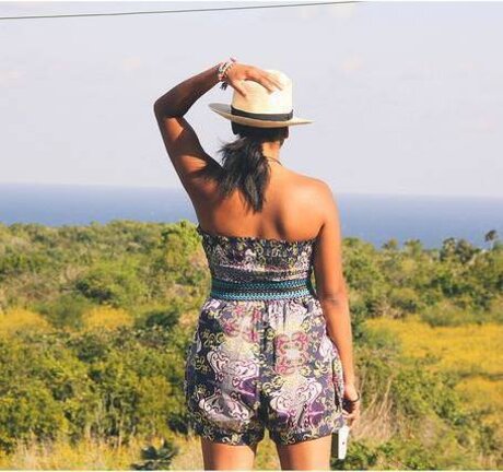 Barefoot Badass model naked gallery