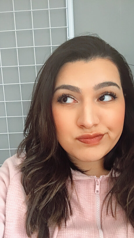 Jessica Nunes beautiful actress pic