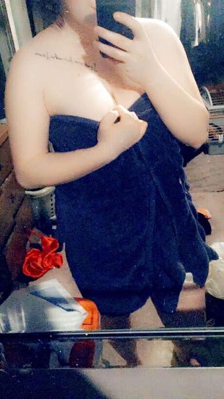 Skylar Bashor erotic pornstar picture