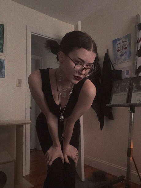 audie model nude picture