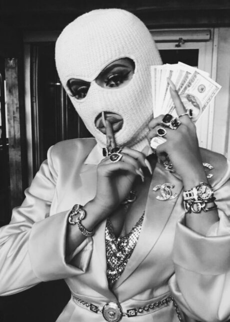 ICESY pornstar nude archive