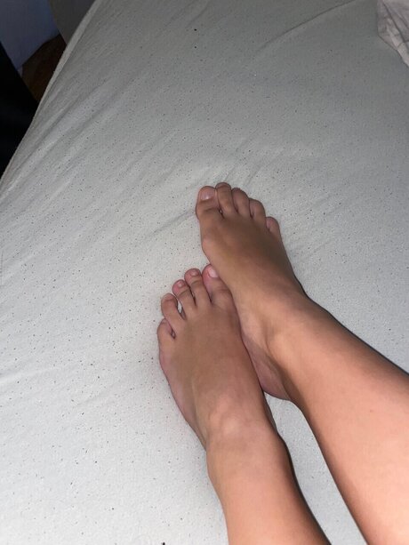 Foothottie naked pornstar images