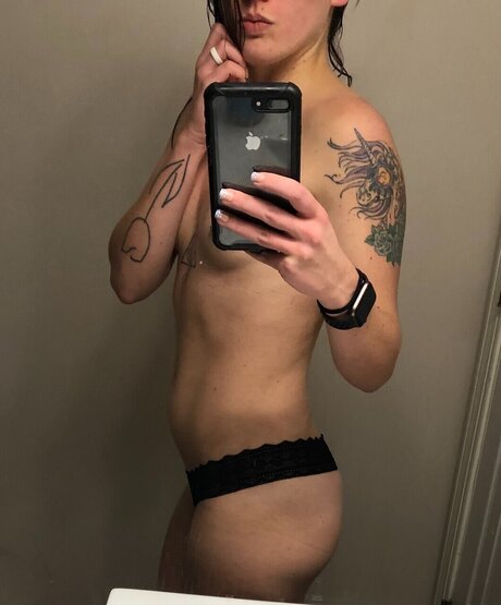 whiskycryptid model free pictures