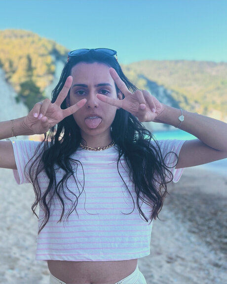 Vic nice model picture