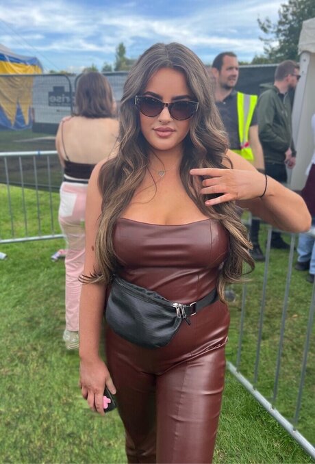 Hollyboohoo model high quality pic