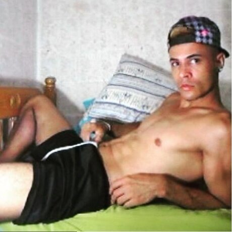 BethO nude actress picture