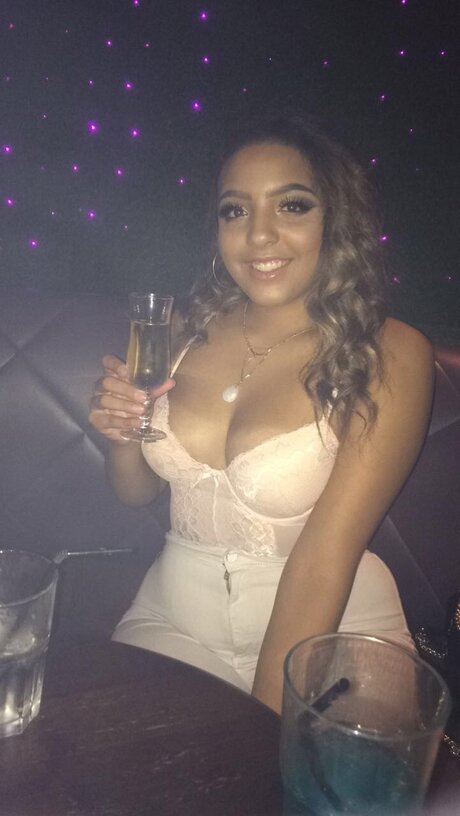 Senia model sex gallery