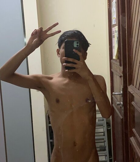 sacrediman pretty model pic