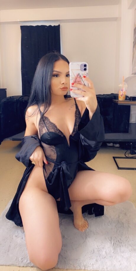 Wildbabyy02 star naked gallery