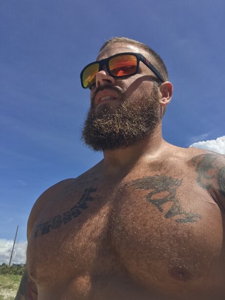 Matthew Cardona model free image