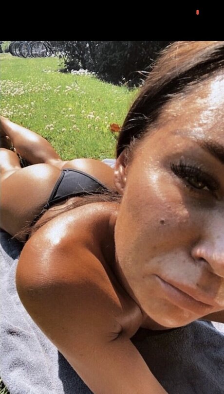 Theres Forslund model images