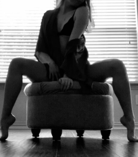 Brooklynn Summer model nude image