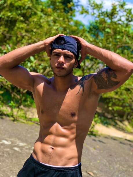 Eduardo Mendoza Cale o naked pornstar pic