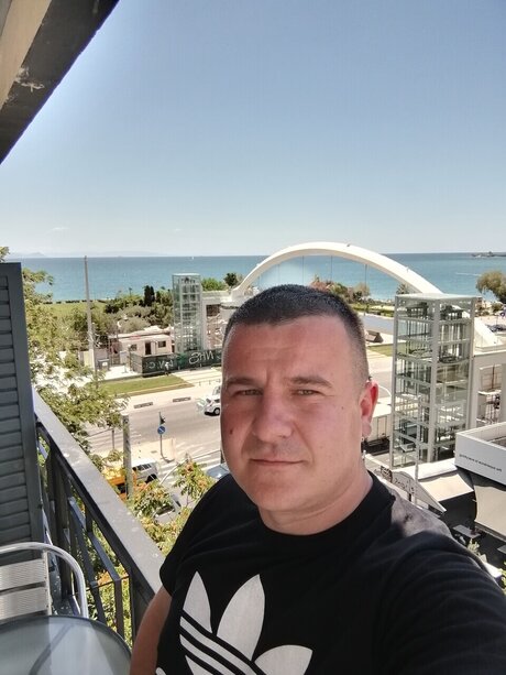 MisterRac model naked photos