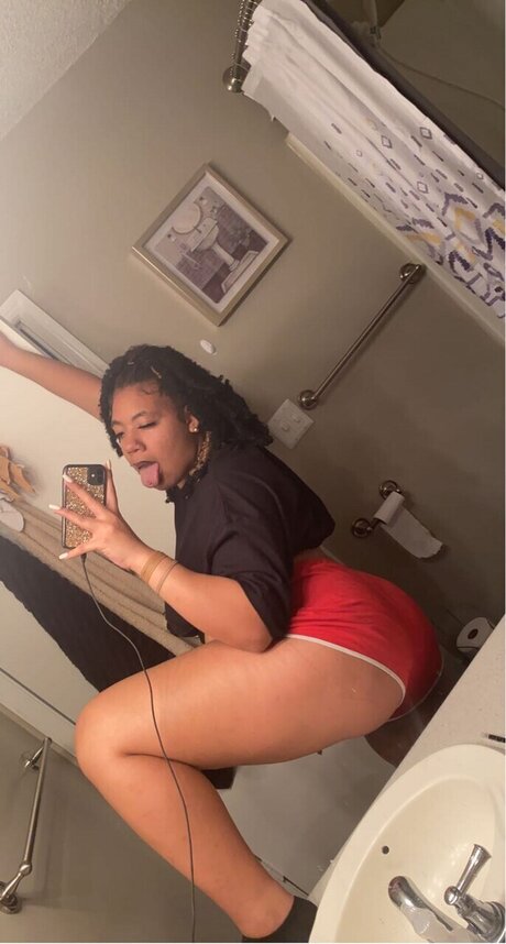 LightSkinnBaby_ pornstar nice pictures