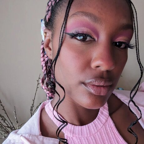 BlackButterFree_ naked model img