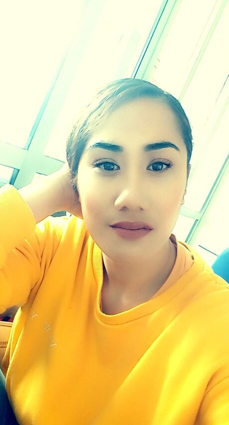 She____Knows89 naked actress images