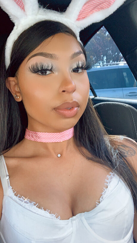 u86463530 exclusive pornstar img