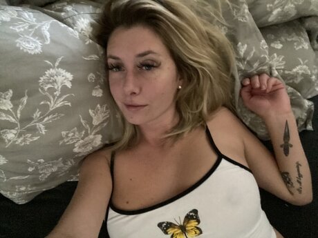 Kira Marie star erotic photo