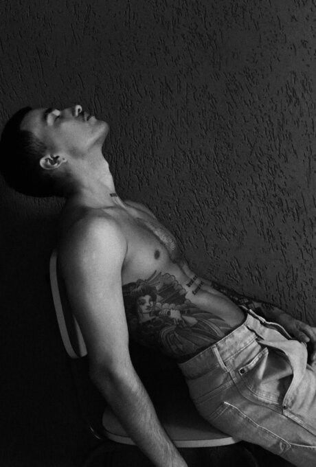 Italo Leon model sex picture