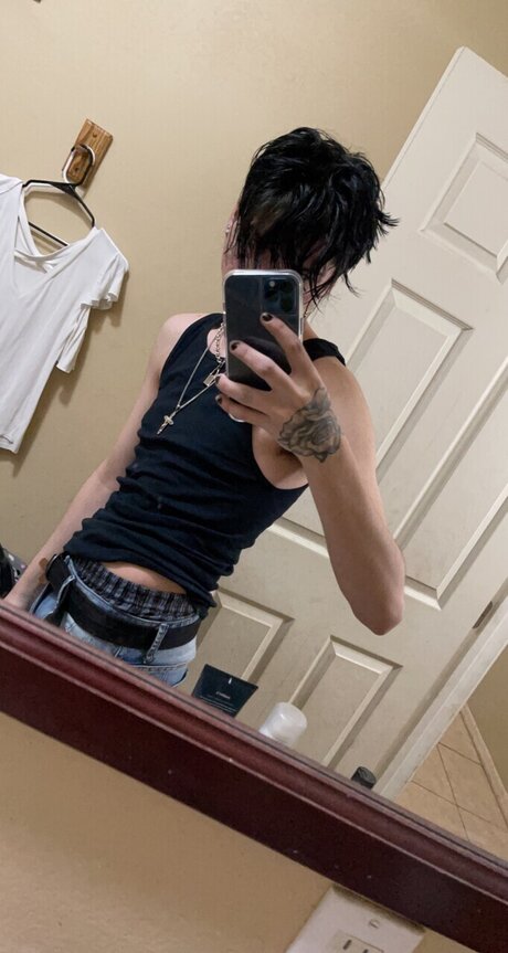 Lonzo nude actress images