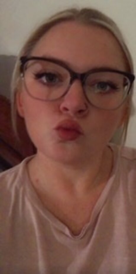 August Reign best star pic