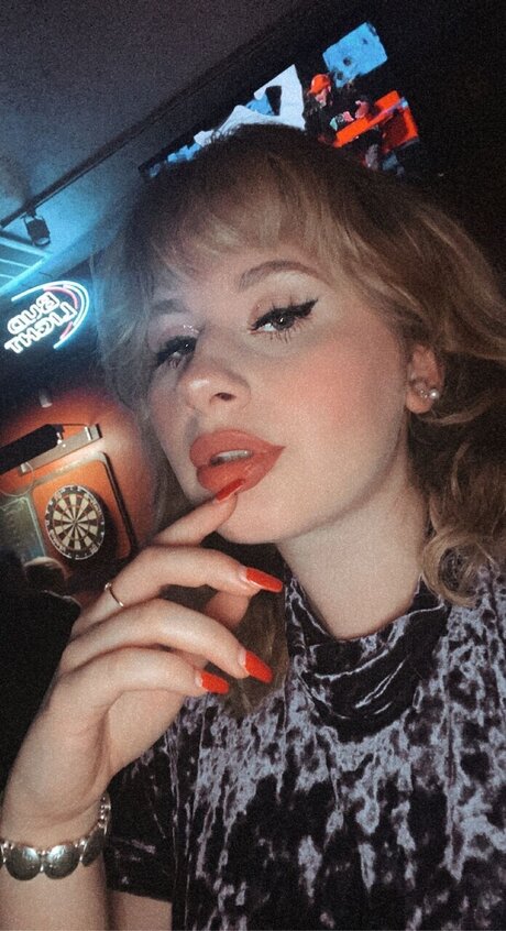 Ella_ erotic pornstar gallery