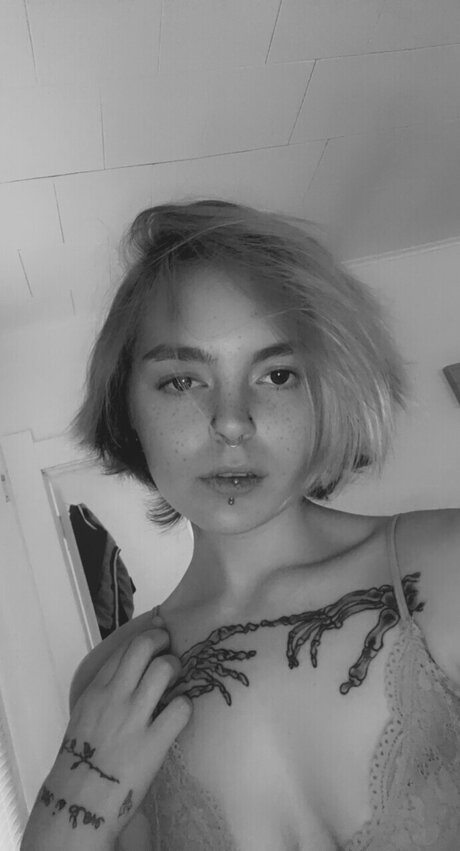 Kelly S sexy model photo