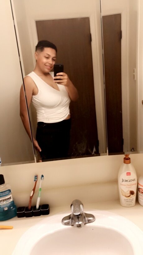 KittyBites21 model adult gallery