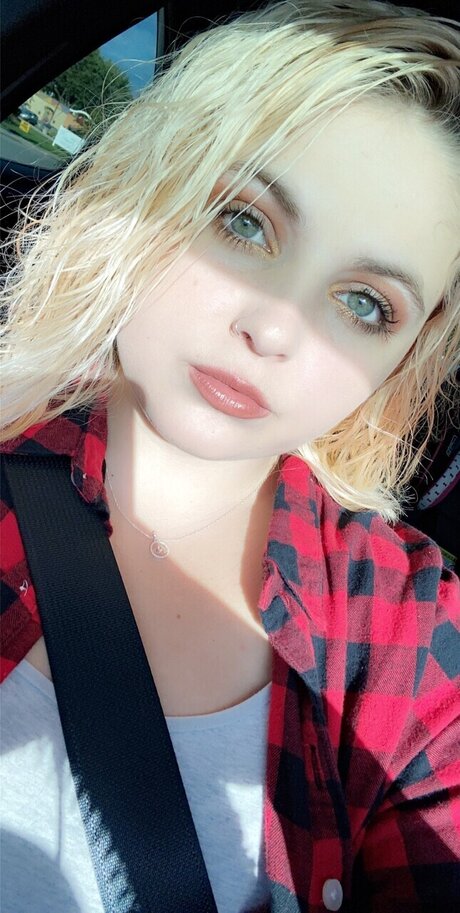 Makenzie Smith model nudes archive