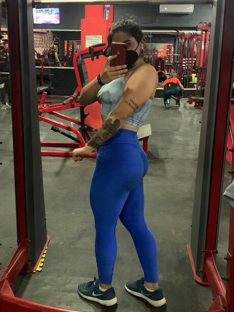 Mar 98 exclusive model pics