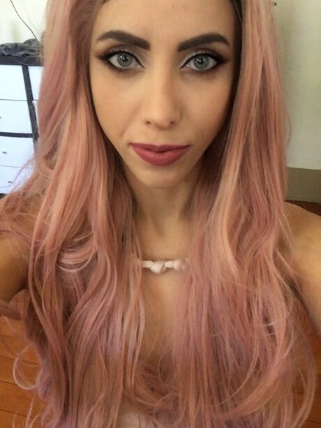 Dennisse Lynne best star picture