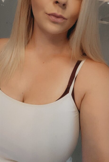 Northern Beaut pornstar xxx pics