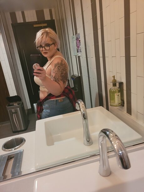 Thatleobeech erotic star img