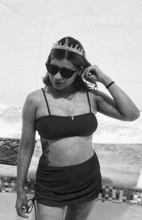 Elizabeth Morales nude pornstar pic