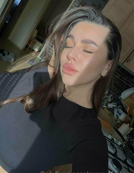 marry fgfree nudes model pics