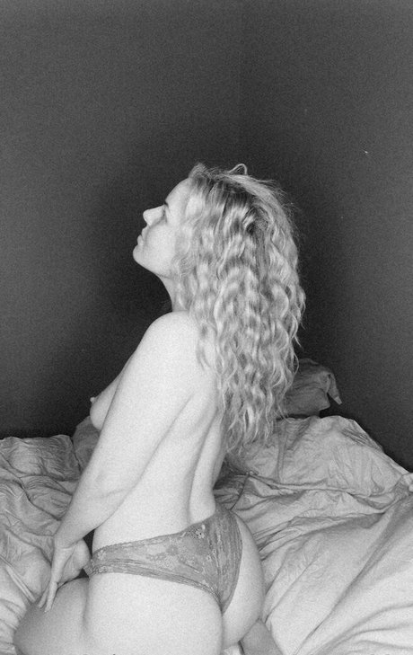 alina345 star adult galleries