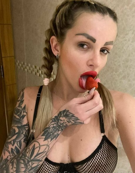 wow sexyti naked actress photos