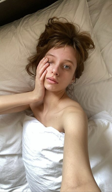 irrabagirra hd actress pics