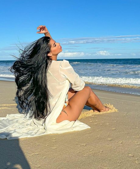 Bianca Leao star hot picture