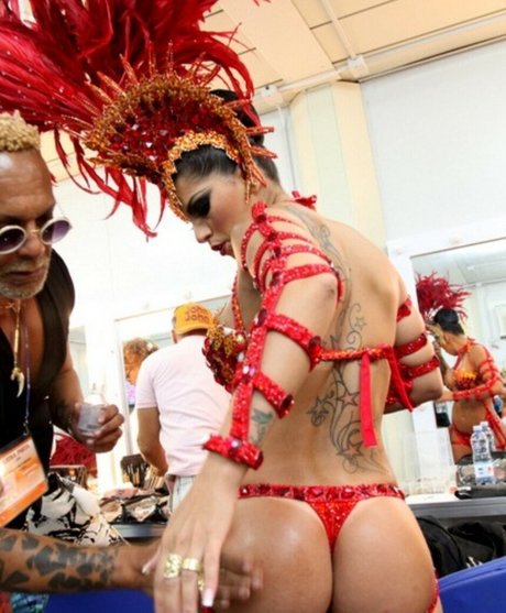 Bianca Leao star nude photo