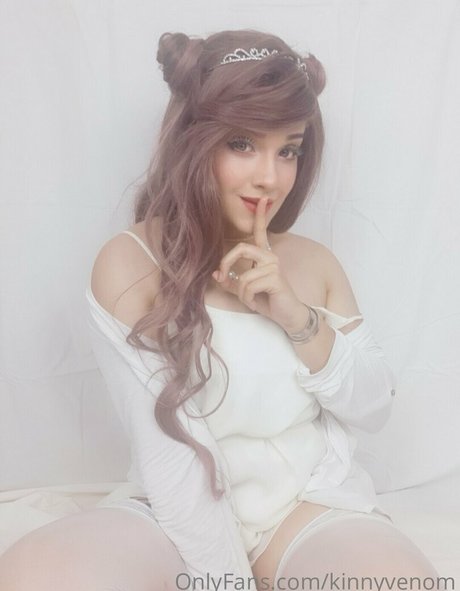 kinnyvenom xxx actress picture