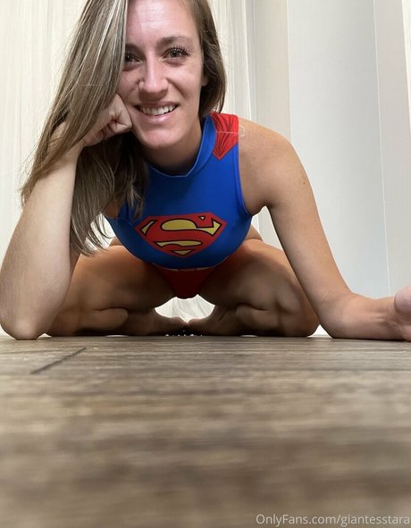 giantesstara sexy star pic