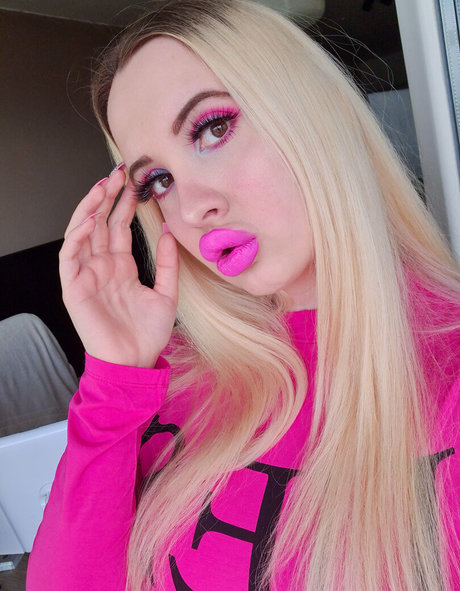 vivianroseofficial model nudes galleries