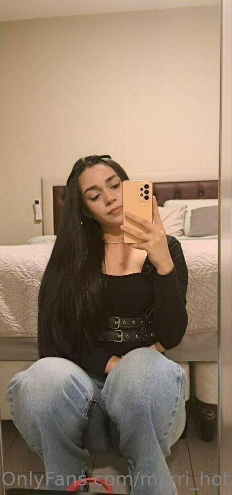 marri hot hot model pics