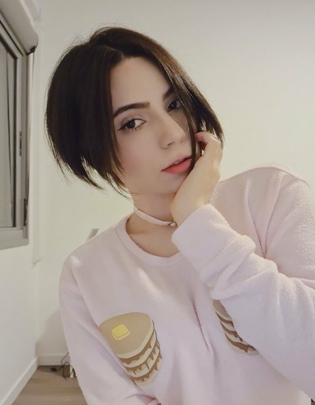 jukacrasoves naked model images