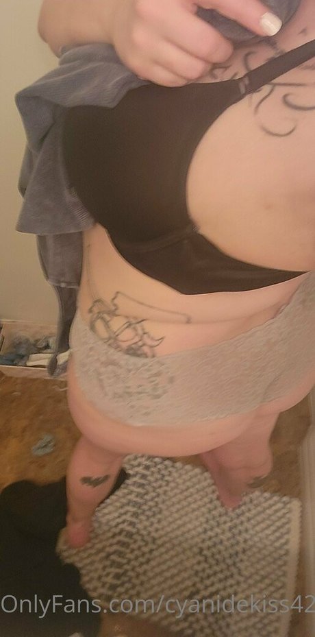 cyanidekiss420 best star photo