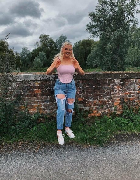 scarlett skye top model pics