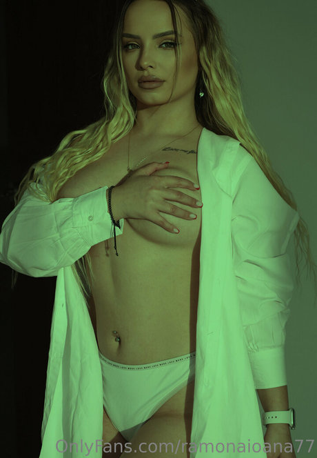 ramonaioana77 star erotic pic